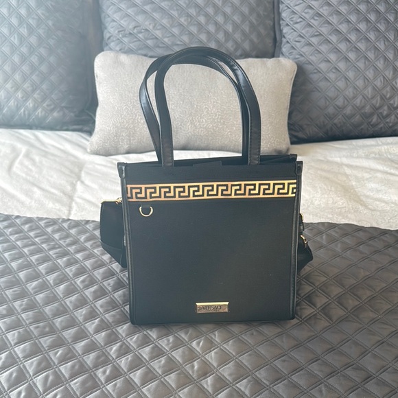 Versace Black and Gold Women's Bag - Picture 6 of 7